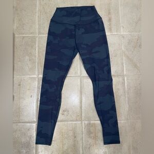 ALO Yoga Dark Camouflage Leggings